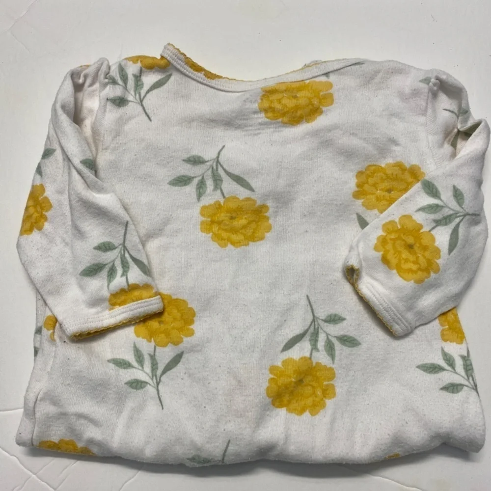 Carter’s Floral Sleeper Pajamas 6 months with hat - Picture 4 of 10